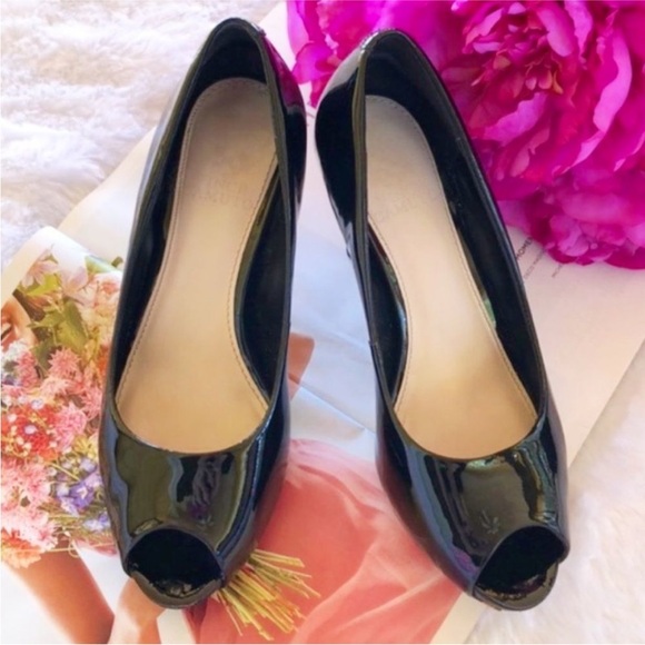 Vince Camuto Kira Peep-Toe Classic Black Patent Leather Heels 6.5 - Picture 3 of 4